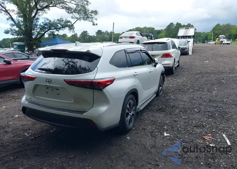 2022 Toyota Highlander Xle z USA, uszkodzony, nr VIN 5TDGZRAH4NS558709